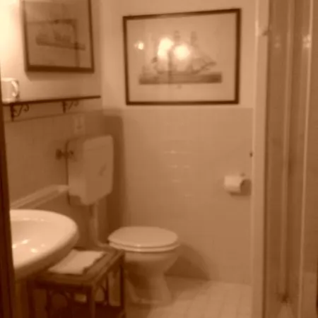Bed & Breakfast Bondi *